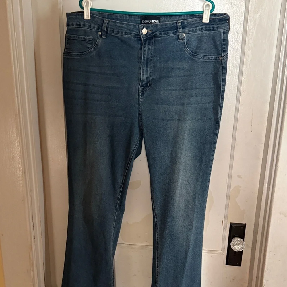 Classic Blue Women's Jeans - Picture 3 of 5